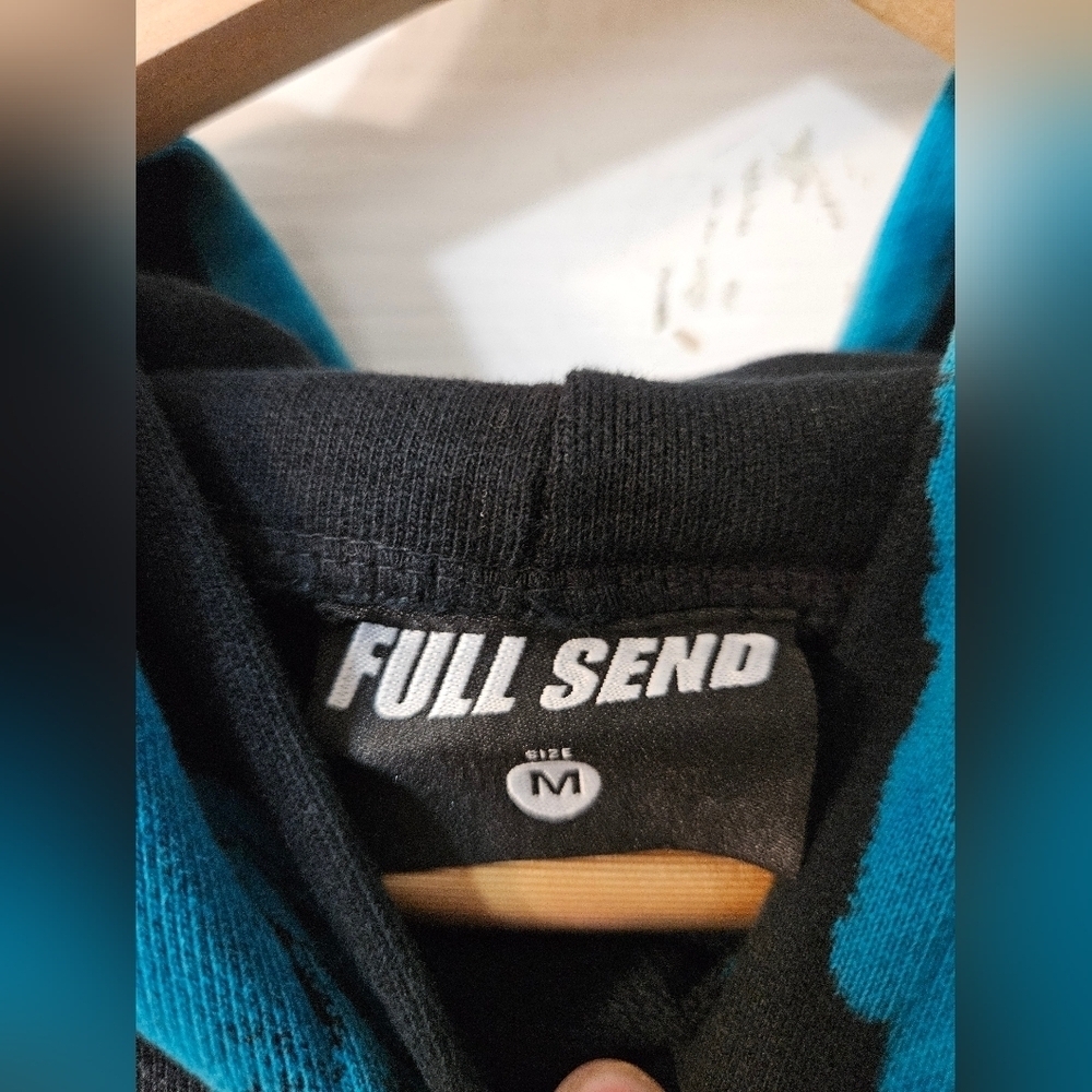 FULL SEND CROPPED HOODIE - Picture 4 of 4